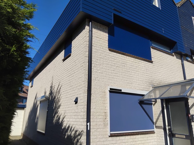 Rolluiken en screens bij een woning in Veenendaal